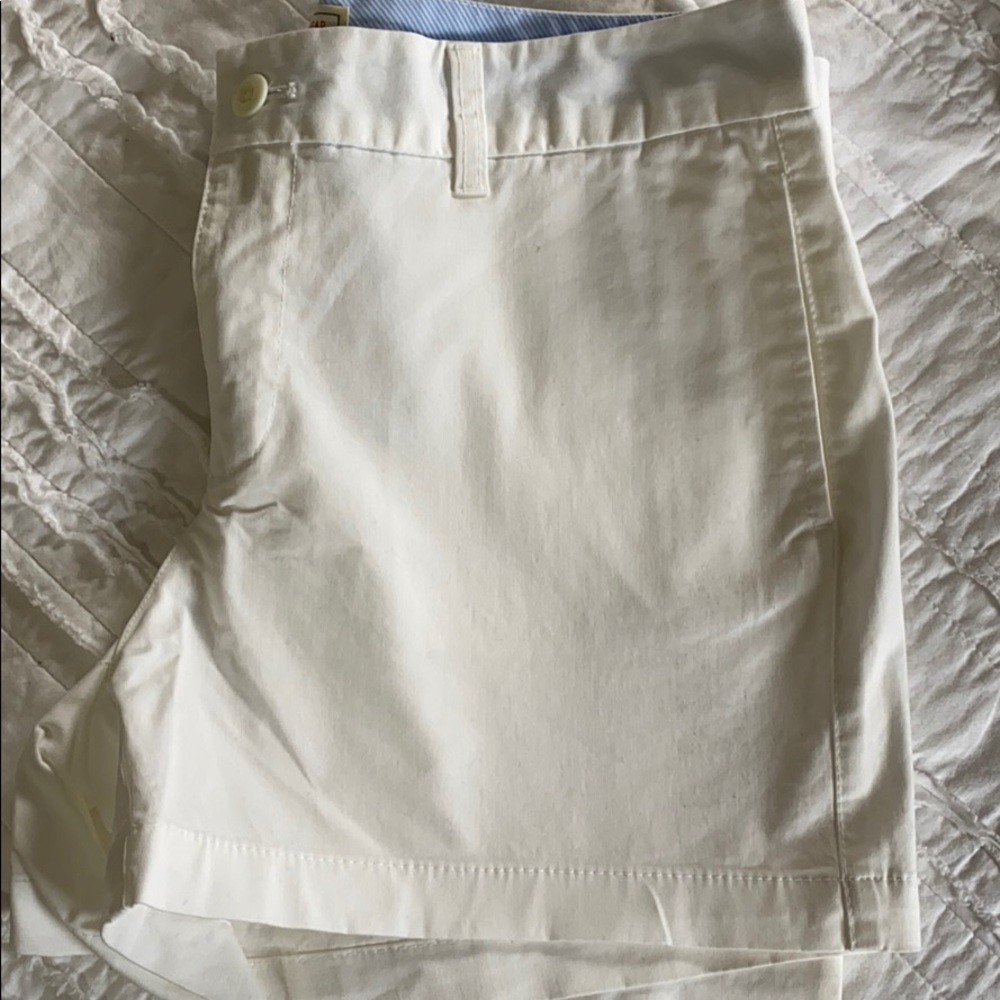 Gap white khaki 4” short